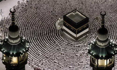 അതീവ സുരക്ഷയില്‍ വിശുദ്ധ ഹജ്ജ് കര്‍മം ആരംഭിച്ചു