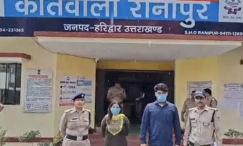 പ്രായപൂര്ത്തിയാവാത്ത മകളെ പീഡിപ്പിക്കാന് കൂട്ടുനിന്ന മഹിളാ മോര്ച്ച നേതാവും കാമുകനും അറസ്റ്റില് പ്രായപൂര്ത്തിയാവാത്ത മകളെ പീഡിപ്പിക്കാന് കൂട്ടുനിന്ന മഹിളാ മോര്ച്ച നേതാവും കാമുകനും അറസ്റ്റില്