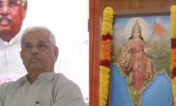 ചിത്രം മാറ്റാന് കഴിയില്ലെന്ന് പറഞ്ഞെന്ന് ഗവര്ണര് ചിത്രം മാറ്റാന് കഴിയില്ലെന്ന് പറഞ്ഞെന്ന് ഗവര്ണര്