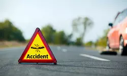 ട്രക്കില്‍ കാര്‍ ഇടിച്ചു; നാലു വിദ്യാര്‍ഥികള്‍ക്ക് ദാരുണാന്ത്യം