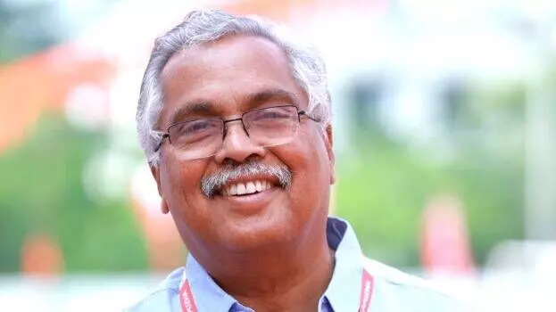 ആര്‍ എസ് എസ് ആണോ ഭരണഘടനയാണോ വലുതെന്ന് ഗവര്‍ണര്‍ തീരുമാനിക്കണം: ബിനോയ് വിശ്വം