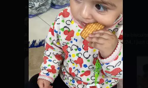 ഇസ്രായേലി ഉപരോധം; അഞ്ച് രൂപയുടെ പാര്ലെ ജി ബിസ്ക്കറ്റിന് ഗസയില് 2,354 രൂപ (VIDEO) ഇസ്രായേലി ഉപരോധം; അഞ്ച് രൂപയുടെ പാര്ലെ ജി ബിസ്ക്കറ്റിന് ഗസയില് 2,354 രൂപ (VIDEO)