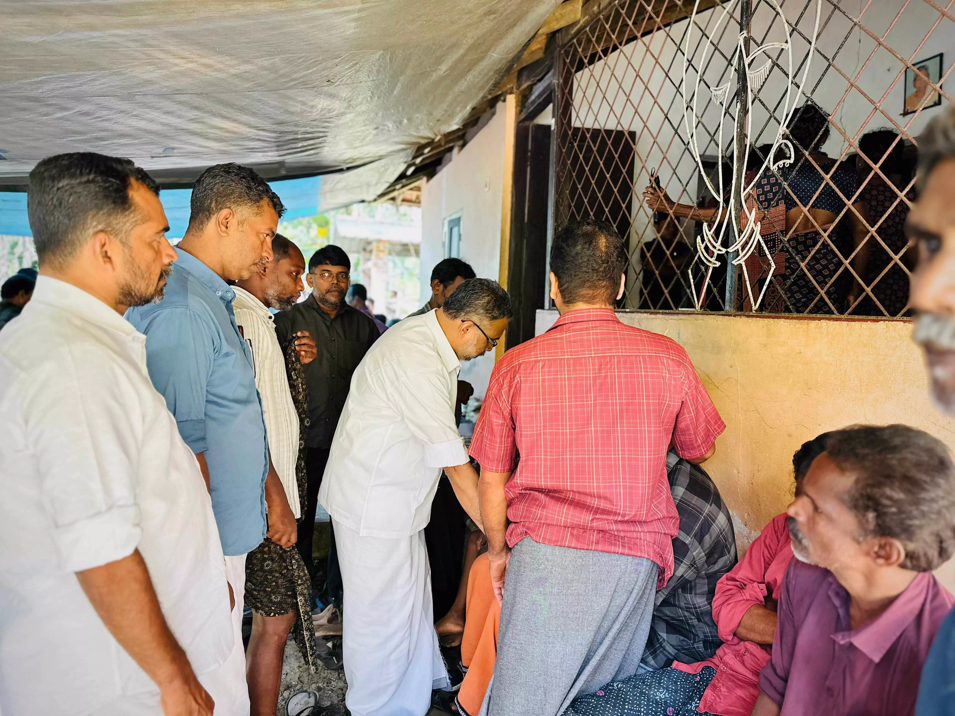 വിദ്യാര്‍ഥി ഷോക്കേറ്റ് മരിച്ച സംഭവം; കുറ്റക്കാര്‍ക്കെതിരേ കര്‍ശന നടപടി സ്വീകരിക്കണം: അഡ്വ. സാദിഖ് നടുത്തൊടി