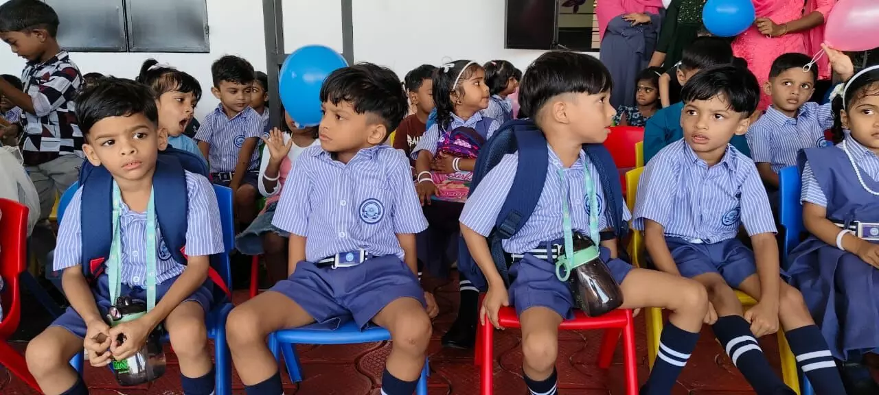 കന്നിപ്രസവത്തിലെ നാല് ആൺ കൺമണികൾക്ക് സ്കൂൾ പ്രവേശനം