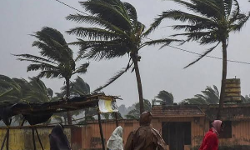 സംസ്ഥാനത്ത് ശക്തമായ കാറ്റിനു സാധ്യത; മണിക്കൂറിൽ 30 മുതൽ 40 കിലോമീറ്റർ വരെ വേഗതയുണ്ടാവുമെന്ന് കാലാവസ്ഥ വകുപ്പ്