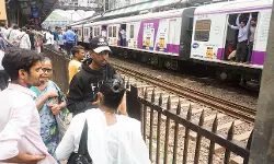 ലോക്കല് ട്രെയിനുകളുടെ കോച്ചുകളില് ഇനി ഓട്ടോമാറ്റിക് ഡോര്; തീരുമാനവുമായി റെയില്വേ മന്ത്രാലയം ലോക്കല് ട്രെയിനുകളുടെ കോച്ചുകളില് ഇനി ഓട്ടോമാറ്റിക് ഡോര്; തീരുമാനവുമായി റെയില്വേ മന്ത്രാലയം