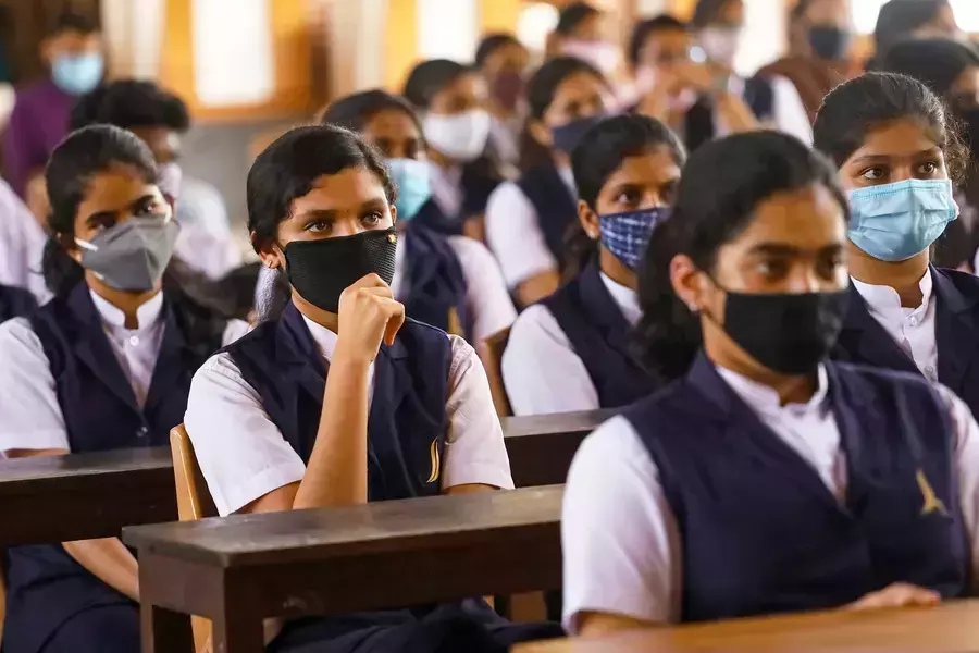 സംസ്ഥാനത്തെ അണ്‍എയ്ഡഡ് സ്‌കൂളുകളില്‍ പ്ലസ് വണ്ണിന് 10 ശതമാനം സീറ്റുകള്‍ അധികമായി അനുവദിക്കും