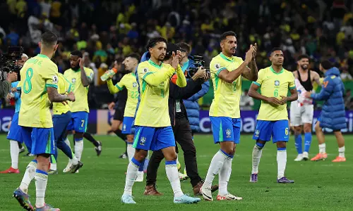 ലോകകപ്പ് യോഗ്യത ഉറപ്പിച്ച് ബ്രസീലും ഇക്വഡോറും; ഉറുഗ്വെയ്ക്കും കൊളംബിയക്കും കാത്തിരിക്കണം ലോകകപ്പ് യോഗ്യത ഉറപ്പിച്ച് ബ്രസീലും ഇക്വഡോറും; ഉറുഗ്വെയ്ക്കും കൊളംബിയക്കും കാത്തിരിക്കണം