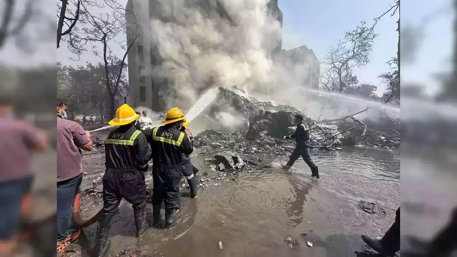 അഹമ്മദാബാദിലെ വിമാനാപകടത്തില് മുഴുവന് യാത്രികരും മരിച്ചു; വിമാനത്തിലുണ്ടായിരുന്നത് 242 പേര് അഹമ്മദാബാദിലെ വിമാനാപകടത്തില് മുഴുവന് യാത്രികരും മരിച്ചു; വിമാനത്തിലുണ്ടായിരുന്നത് 242 പേര്
