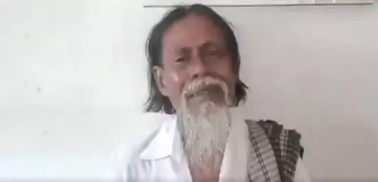 മുസ്ലിം വയോധികന്റെ താടി ഹിന്ദുത്വര് മുറിച്ചു(video) മുസ്ലിം വയോധികന്റെ താടി ഹിന്ദുത്വര് മുറിച്ചു(video)