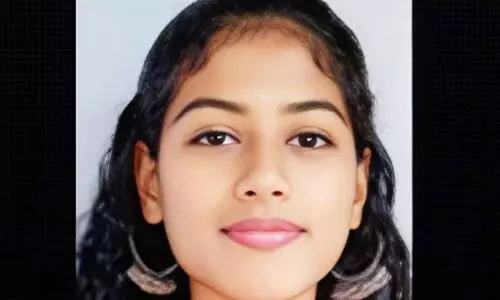 പിറന്നാള് ദിനത്തില് പതിനെട്ടുകാരി കുഴഞ്ഞുവീണ് മരിച്ചു പിറന്നാള് ദിനത്തില് പതിനെട്ടുകാരി കുഴഞ്ഞുവീണ് മരിച്ചു