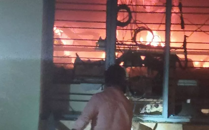 കാഞ്ഞിരംകുളം പഞ്ചായത്ത് ഓഫീസില് തീപ്പിടിത്തം കാഞ്ഞിരംകുളം പഞ്ചായത്ത് ഓഫീസില് തീപ്പിടിത്തം
