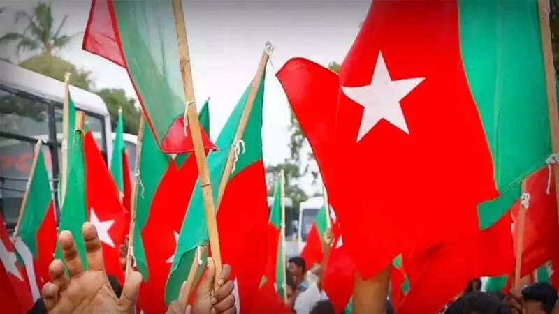 സോഷ്യല് മീഡിയ ടീമിന്റെ ശമ്പള വര്ധന; ഇത് വാഴ്ത്തുപാട്ടുകാരുടെ സുവര്ണകാലം: തുളസീധരന് പള്ളിക്കല് സോഷ്യല് മീഡിയ ടീമിന്റെ ശമ്പള വര്ധന; ഇത് വാഴ്ത്തുപാട്ടുകാരുടെ സുവര്ണകാലം: തുളസീധരന് പള്ളിക്കല്