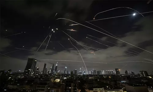 യുദ്ധത്തിന്റെ 18ാം ദിവസം ഇസ്രായേലി മിസൈല്‍ പ്രതിരോധ സംവിധാനങ്ങള്‍ തകരുമെന്ന് റിപോര്‍ട്ട്