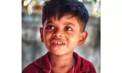 അച്ഛന്റെ കൈയ്യില് നിന്നും വീണ് നാലുവയസുകാരന് മരിച്ചു അച്ഛന്റെ കൈയ്യില് നിന്നും വീണ് നാലുവയസുകാരന് മരിച്ചു