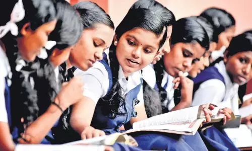 പ്ലസ് വണ് ക്ലാസുകള് ആരംഭിച്ചു പ്ലസ് വണ് ക്ലാസുകള് ആരംഭിച്ചു