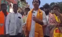 ദലിത് പഞ്ചായത്ത് പ്രസിഡന്റിനെ വേദിയില് കയറ്റാതെ ബിജെപി എംഎല്എ (വീഡിയോ) ദലിത് പഞ്ചായത്ത് പ്രസിഡന്റിനെ വേദിയില് കയറ്റാതെ ബിജെപി എംഎല്എ (വീഡിയോ)