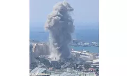 ഹൈഫയിലെ പോലിസ് മന്ത്രാലയം ഓഫിസ് തകര്ത്ത് ഇറാന് (വീഡിയോ) ഹൈഫയിലെ പോലിസ് മന്ത്രാലയം ഓഫിസ് തകര്ത്ത് ഇറാന് (വീഡിയോ)