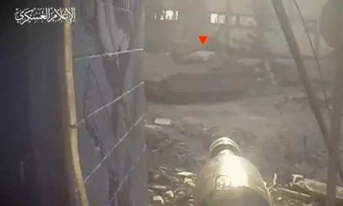 ഗസയില്‍ മൂന്നു മെര്‍ക്കാവ ടാങ്കുകള്‍ തകര്‍ത്ത് ഹമാസ്