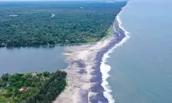 തോട്ടപ്പള്ളി പൊഴിയില് വള്ളംമറിഞ്ഞ് തൊഴിലാളിയെ കാണാതായി തോട്ടപ്പള്ളി പൊഴിയില് വള്ളംമറിഞ്ഞ് തൊഴിലാളിയെ കാണാതായി