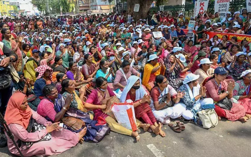 ആശമാര്‍ക്ക് മൂന്നു മാസത്തെ ഓണറേറിയം അനുവദിച്ച് സര്‍ക്കാര്‍