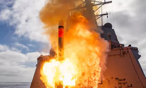 ഇറാന്റെ ആണവ കേന്ദ്രങ്ങള്‍ ആക്രമിച്ച് യുഎസ്; തിരിച്ചടി ഉടനെന്ന് ഇറാന്‍