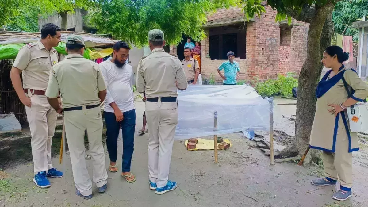 തൃണമൂല്‍ വിജയറാലിക്കിടെ സിപിഎം പ്രവര്‍ത്തകന്റെ വീടിന് നേരെ ബോംബേറ്; കൊല്‍ക്കത്തയില്‍ 13കാരി കൊല്ലപ്പെട്ടു