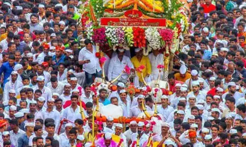 പന്ധര്പൂര് തീര്ത്ഥയാത്ര; പത്ത് ദിവസത്തേക്ക് മാംസ വില്പ്പന നിരോധിച്ചു പന്ധര്പൂര് തീര്ത്ഥയാത്ര; പത്ത് ദിവസത്തേക്ക് മാംസ വില്പ്പന നിരോധിച്ചു