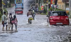 കേരളത്തില്‍ അടുത്ത നാല് ദിവസം ശക്തമായ മഴ തുടരും; നാല് ജില്ലകളില്‍ ഓറഞ്ച് അലര്‍ട്ട്