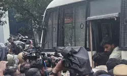 เดตเตเดฃเตเดเตเด เดเดฐเตโเดเดธเตเดเดธเต เดเดฟเดคเตเดฐ เดตเดฟเดตเดพเดฆเด: เดธเตเดจเดฑเตเดฑเต เดนเดพเดณเดฟเดฒเตโ เดชเตเดฐเดคเดฟเดทเตเดงเด; เดตเดเดตเดฏเตเดเตเดเดพเดคเต เดเดตเดฐเตโเดฃเดฐเตโ เดตเตเดฃเตเดเตเด เดเดฐเตโเดเดธเตเดเดธเต เดเดฟเดคเตเดฐ เดตเดฟเดตเดพเดฆเด: เดธเตเดจเดฑเตเดฑเต เดนเดพเดณเดฟเดฒเตโ เดชเตเดฐเดคเดฟเดทเตเดงเด; เดตเดเดตเดฏเตเดเตเดเดพเดคเต เดเดตเดฐเตโเดฃเดฐเตโ