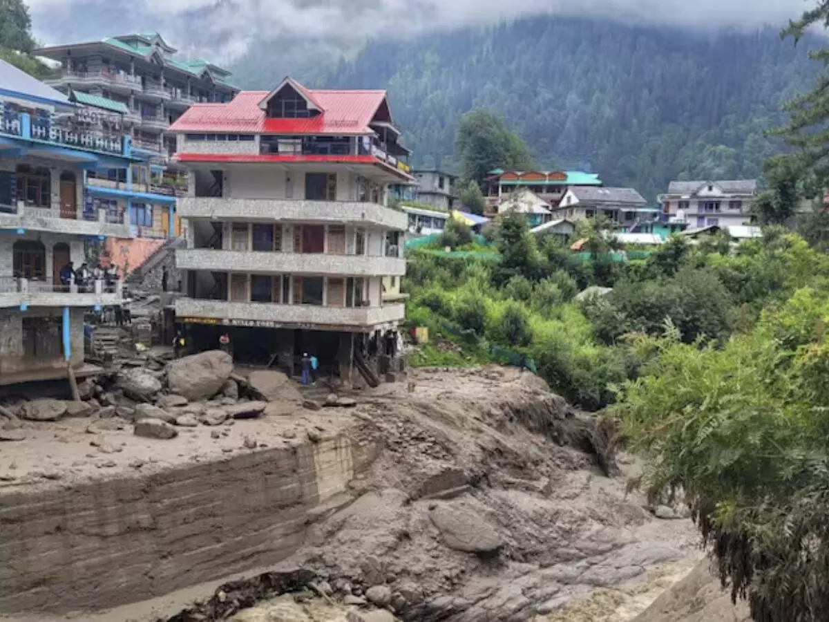 ഹിമാചല്‍പ്രദേശില്‍ മിന്നല്‍ പ്രളയം; രണ്ടുമരണം(വിഡിയോ)