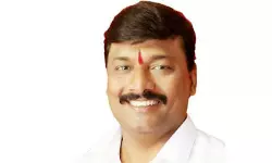 പോലിസുകാരിയോട് ലൈംഗികാതിക്രമം കാണിച്ച ബിജെപി നേതാവിനെതിരേ കേസ്(video) പോലിസുകാരിയോട് ലൈംഗികാതിക്രമം കാണിച്ച ബിജെപി നേതാവിനെതിരേ കേസ്(video)