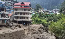 ഹിമാചല്‍പ്രദേശില്‍ മിന്നല്‍ പ്രളയം; രണ്ടുമരണം(വിഡിയോ)