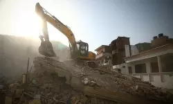 സംഭലില് ഒരു ദര്ഗ കൂടി പൊളിച്ചു സംഭലില് ഒരു ദര്ഗ കൂടി പൊളിച്ചു