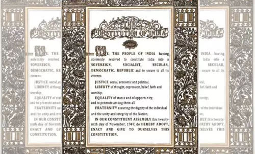 ഭരണഘടനയുടെ ആമുഖത്തില്‍ സോഷ്യലിസവും, മതേതരത്വവും ഉണ്ടായിരുന്നില്ല, നീക്കം ചെയ്യണം; വിവാദ ആവശ്യവുമായി ആര്‍എസ്എസ് നേതാവ്
