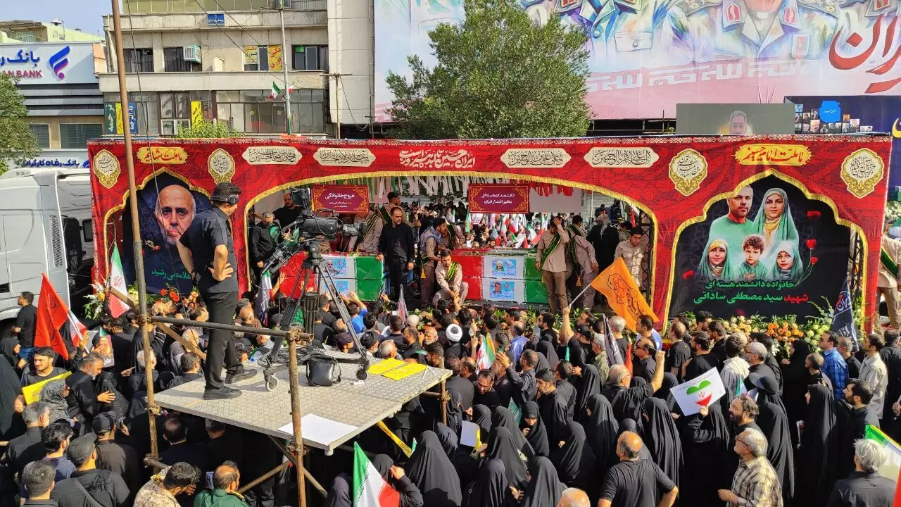 ഇസ്രായേല്‍ ആക്രമണത്തില്‍ രക്തസാക്ഷികളായവരുടെ സംസ്‌കാര ചടങ്ങുകള്‍ തെഹ്‌റാനില്‍ തുടങ്ങി