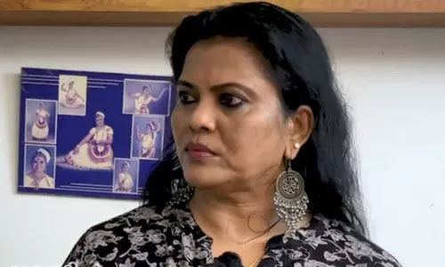 നടി മിനു മുനീര്‍ പോലിസ് കസ്റ്റഡിയില്‍