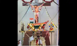 കൈയ്യേറ്റമെന്നാരോപിച്ച് 200 വര്‍ഷം പഴക്കമുള്ള കുരിശ് പൊളിച്ചുമാറ്റാനുള്ള നടപടി; കോടതിയെ സമീപിച്ച് കോലി സമൂഹം