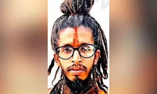 യുവ സന്യാസി റെയ്ല്വേ ട്രാക്കില് മരിച്ചനിലയില് യുവ സന്യാസി റെയ്ല്വേ ട്രാക്കില് മരിച്ചനിലയില്