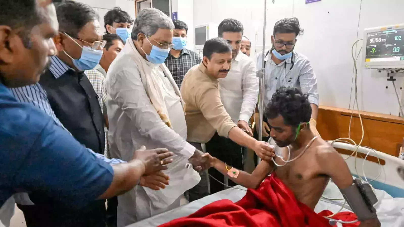 ഹാസനില് 40 ദിവസത്തിനുള്ളില് ഹൃദയാഘാതം കാരണം 21 മരണം; കൊവിഡ് വാക്സിനെതിരേ സിദ്ധരാമയ്യ ഹാസനില് 40 ദിവസത്തിനുള്ളില് ഹൃദയാഘാതം കാരണം 21 മരണം; കൊവിഡ് വാക്സിനെതിരേ സിദ്ധരാമയ്യ