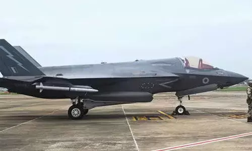 ബ്രിട്ടന്റെ യുദ്ധവിമാനം പൊളിച്ച് കൊണ്ടുപോവും ബ്രിട്ടന്റെ യുദ്ധവിമാനം പൊളിച്ച് കൊണ്ടുപോവും