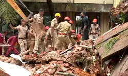 കെട്ടിടം ഉപയോഗശൂന്യമെന്ന മന്ത്രിയുടെ വാദം പൊളിഞ്ഞു; കോട്ടയം മെഡിക്കൽ കോളജ് അപകടത്തിൽ പ്രതികരണവുമായി ആളുകൾ കെട്ടിടം ഉപയോഗശൂന്യമെന്ന മന്ത്രിയുടെ വാദം പൊളിഞ്ഞു; കോട്ടയം മെഡിക്കൽ കോളജ് അപകടത്തിൽ പ്രതികരണവുമായി ആളുകൾ