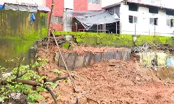 കോഴിക്കോട് കോട്ടപ്പറമ്പ് ആശുപത്രി കെട്ടിടം അപകട ഭീഷണിയിൽ