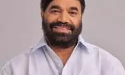 ആരോഗ്യമന്ത്രി ഉരുട്ടി ഇട്ടതാണോ?; മെഡിക്കൽ കോളജ് അപകടത്തിൽ മന്ത്രി വി എൻ വാസവൻ ആരോഗ്യമന്ത്രി ഉരുട്ടി ഇട്ടതാണോ?; മെഡിക്കൽ കോളജ് അപകടത്തിൽ മന്ത്രി വി എൻ വാസവൻ