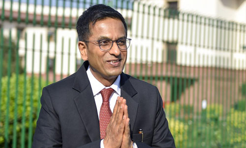 ജസ്റ്റിസ് ചന്ദ്രഡൂഡ് ഇപ്പോഴും ഔദ്യോഗിക വസതിയില്‍ താമസമെന്ന്: മാറ്റണമെന്ന് സുപ്രിംകോടതി