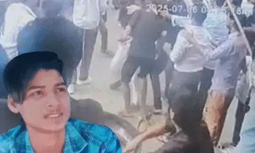 മുഹര്‍റം ഘോഷയാത്രയ്ക്ക് പോയി വരുകയായിരുന്ന പതിനേഴുകാരനെ തല്ലിക്കൊന്നു