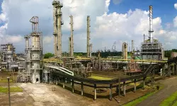 അമ്പലമുകളിലെ റിഫൈനറിയില് തീപിടുത്തം; പ്രദേശവാസികളെ ഒഴിപ്പിക്കുന്നു അമ്പലമുകളിലെ റിഫൈനറിയില് തീപിടുത്തം; പ്രദേശവാസികളെ ഒഴിപ്പിക്കുന്നു