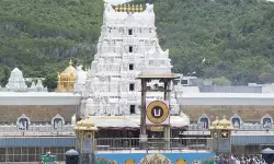 ക്രിസ്ത്യന് പ്രാര്ത്ഥനകളില് പങ്കെടുത്ത ഉദ്യോഗസ്ഥനെ തിരുപ്പതി ക്ഷേത്രം സസ്പെന്ഡ് ചെയ്തു ക്രിസ്ത്യന് പ്രാര്ത്ഥനകളില് പങ്കെടുത്ത ഉദ്യോഗസ്ഥനെ തിരുപ്പതി ക്ഷേത്രം സസ്പെന്ഡ് ചെയ്തു