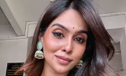 ശരീരത്തില്‍ പുണ്യജലം തളിച്ച് പൂജാരി കയറിപ്പിടിച്ചെന്ന് മോഡല്‍