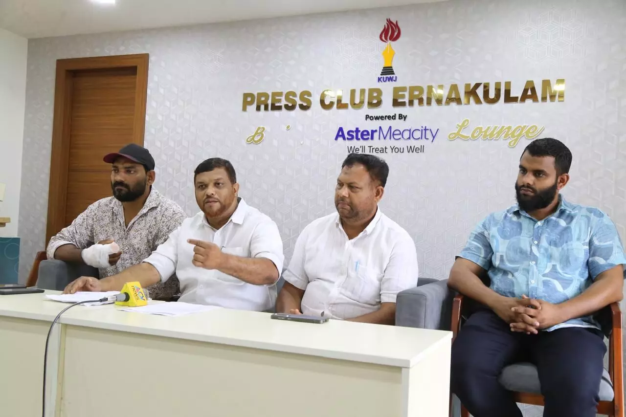 കളമശ്ശേരി മെഡിക്കല് കോളജില് ചികില്സപ്പിഴവും ചികില്സനിഷേധവും നിത്യസംഭവം: അജ്മല് കെ മുജീബ് കളമശ്ശേരി മെഡിക്കല് കോളജില് ചികില്സപ്പിഴവും ചികില്സനിഷേധവും നിത്യസംഭവം: അജ്മല് കെ മുജീബ്